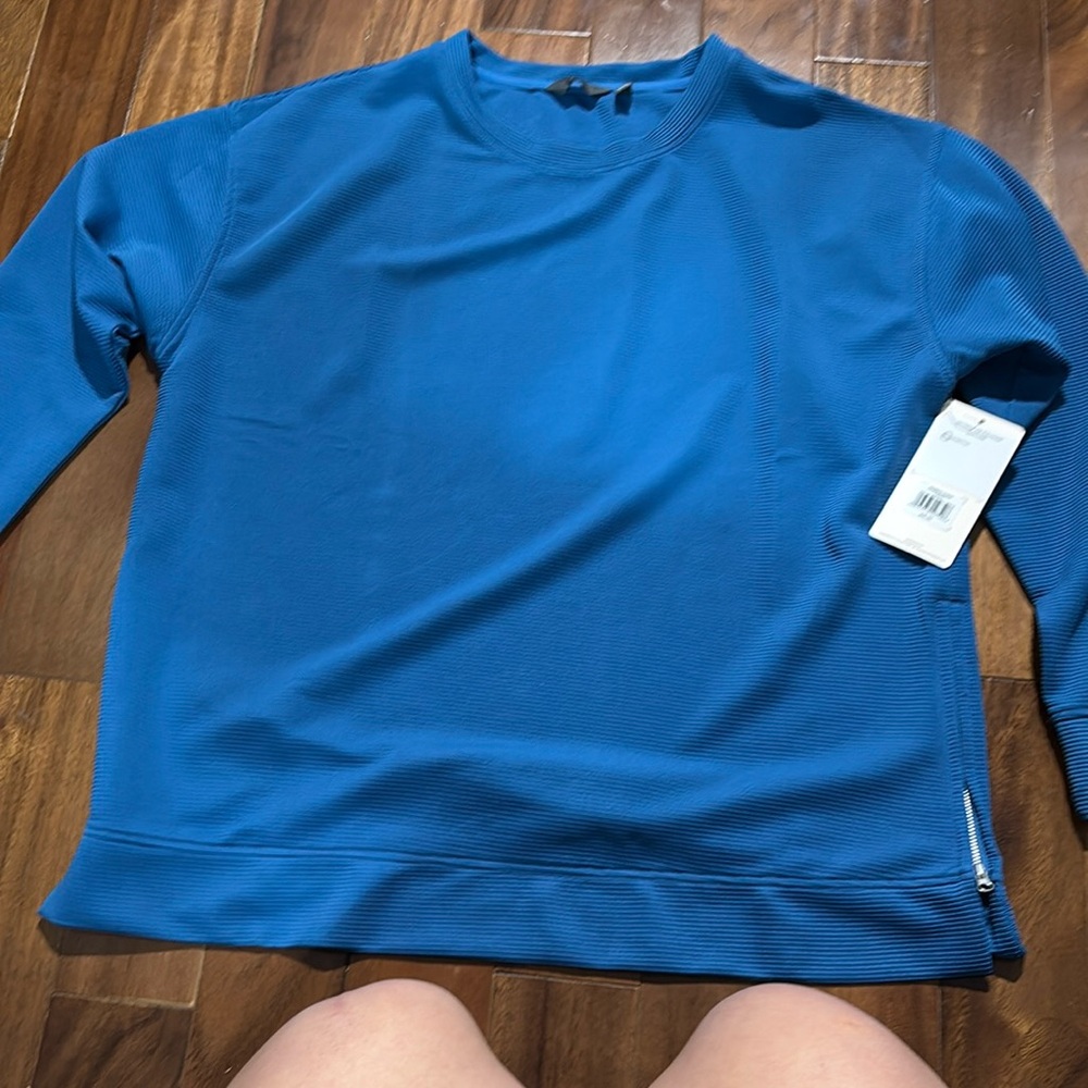 Blue ribbed pullover